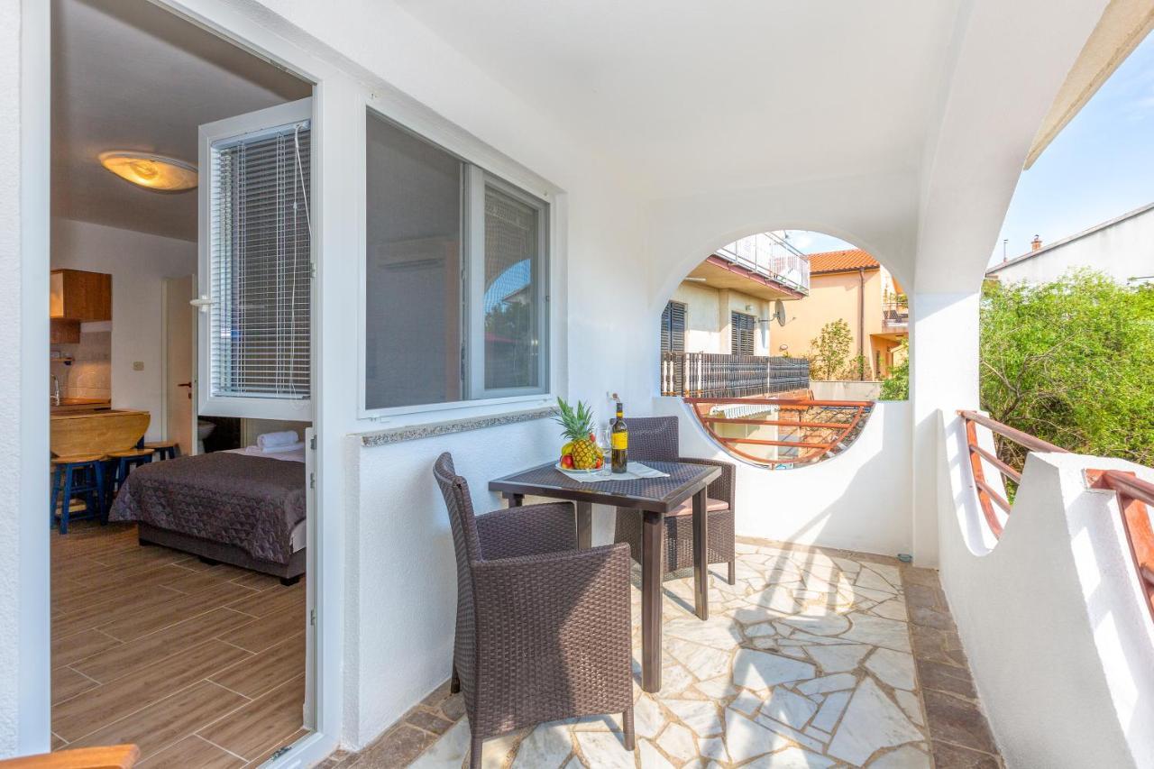 Apartmani Luky Карлобаг Экстерьер фото
