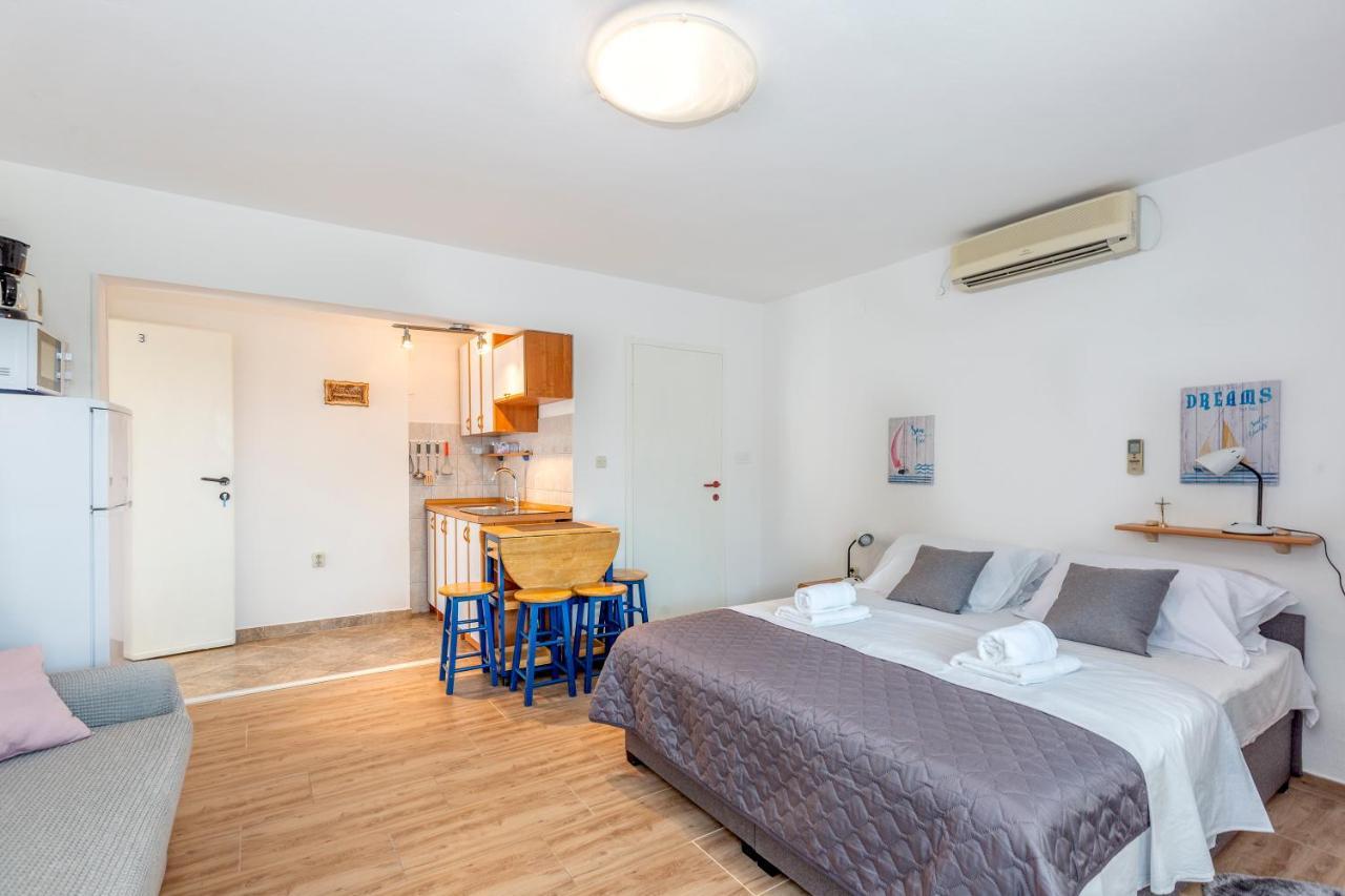 Apartmani Luky Карлобаг Экстерьер фото