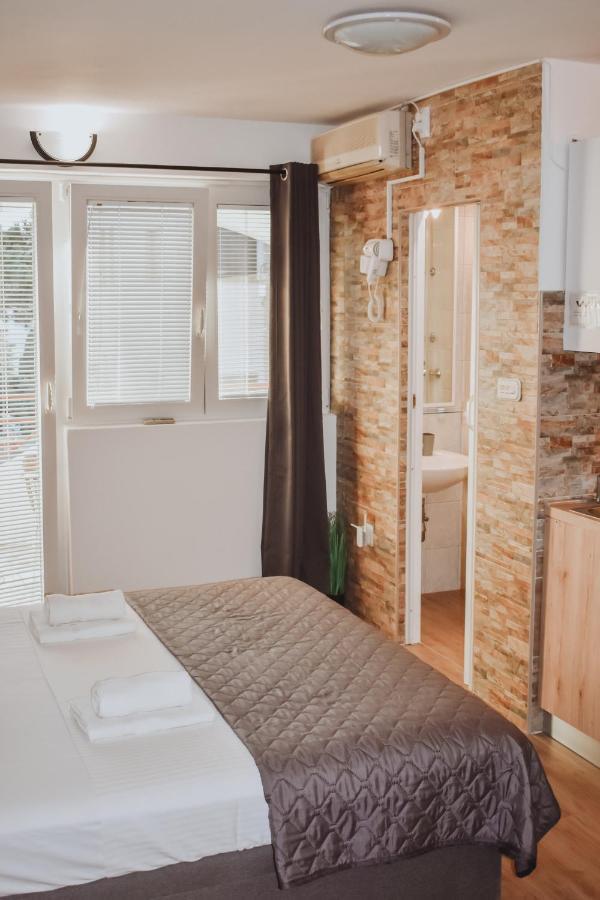 Apartmani Luky Карлобаг Экстерьер фото